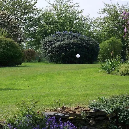 De La Pierrose 100 M2 Avec Jardin Prive *