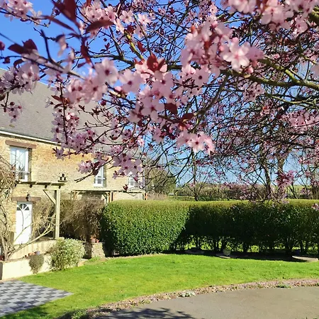 Feriehus De La Pierrose 100 M2 Avec Jardin Prive Proche De Bayeux Et Des Plages Du Debarquement Cahagnolles