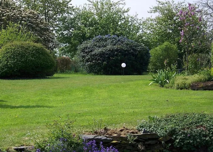 De La Pierrose 100 M2 Avec Jardin Prive *