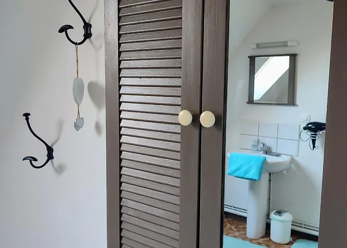 De La Pierrose 100 M2 Avec Jardin Prive Holiday home *