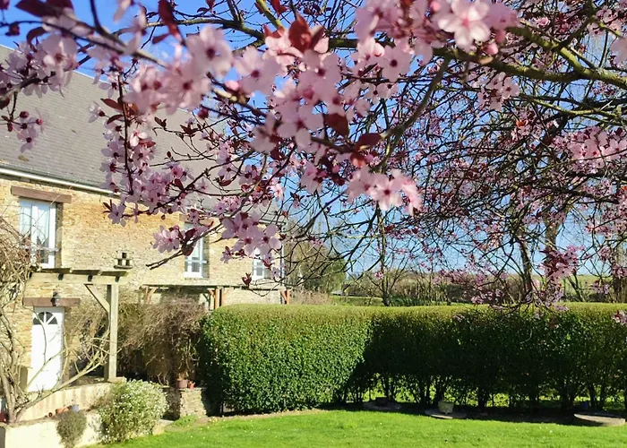 Holiday home De La Pierrose 100 M2 Avec Jardin Prive Cahagnolles